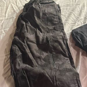 Rue21 joggers men’s small